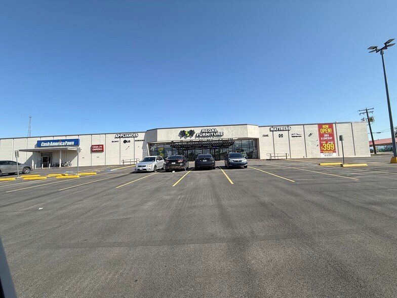 1500 Blk E Abrams, Arlington, TX à louer - Photo de l’immeuble – Image 3 sur 5