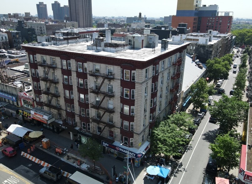 561 W 180th St, New York, NY à louer - Photo de l’immeuble – Image 1 sur 7