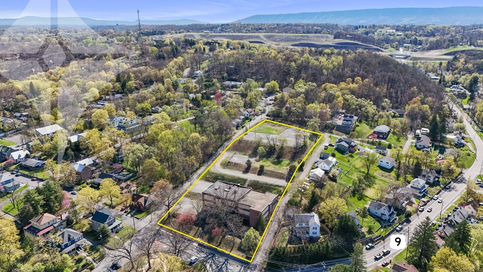 187 S Green St, Berkeley Springs, WV à vendre - Aérien – Image 2 sur 7