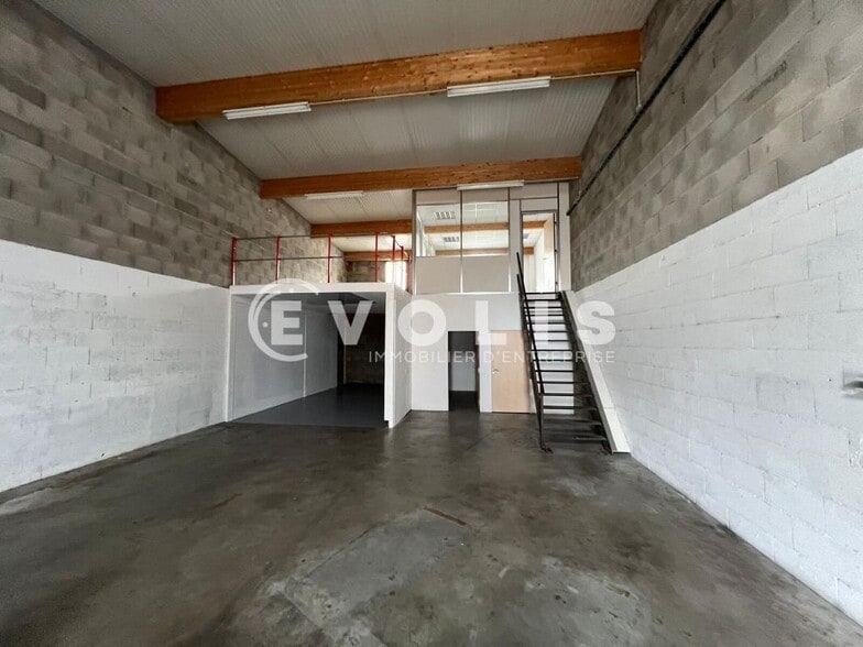 8 Rue Georges Polossat, Saint-Laurent-de-Mure à louer - Photo intérieure – Image 2 sur 18