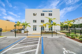304 N Krome Ave, Homestead, FL à louer Photo intérieure– Image 1 sur 9