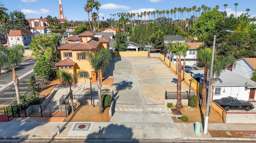 447 N Prairie Ave, Inglewood, CA à louer - Photo de l’immeuble – Image 2 sur 33