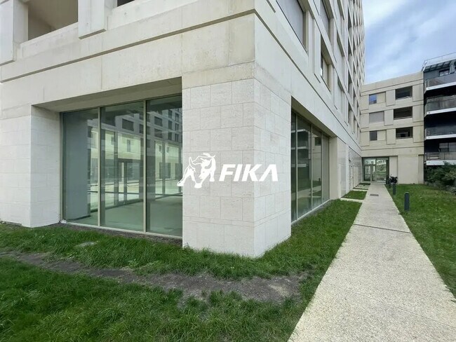 Plus de détails pour Local commercial à vendre