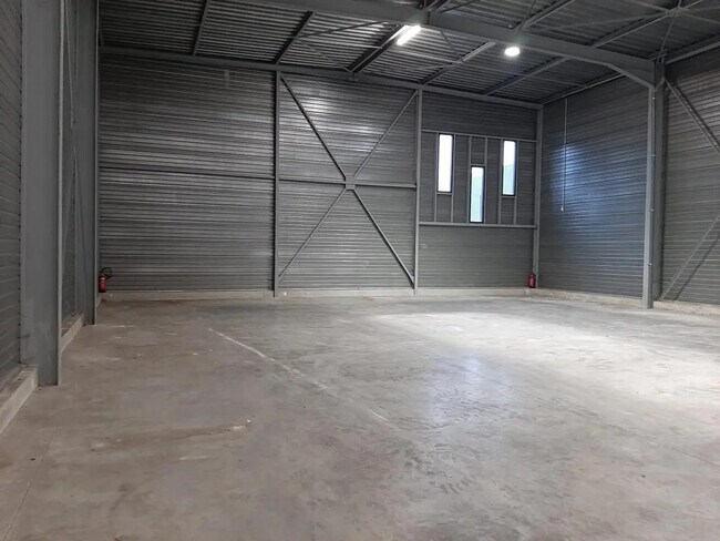 Plus de détails pour Industriel/Logistique à louer