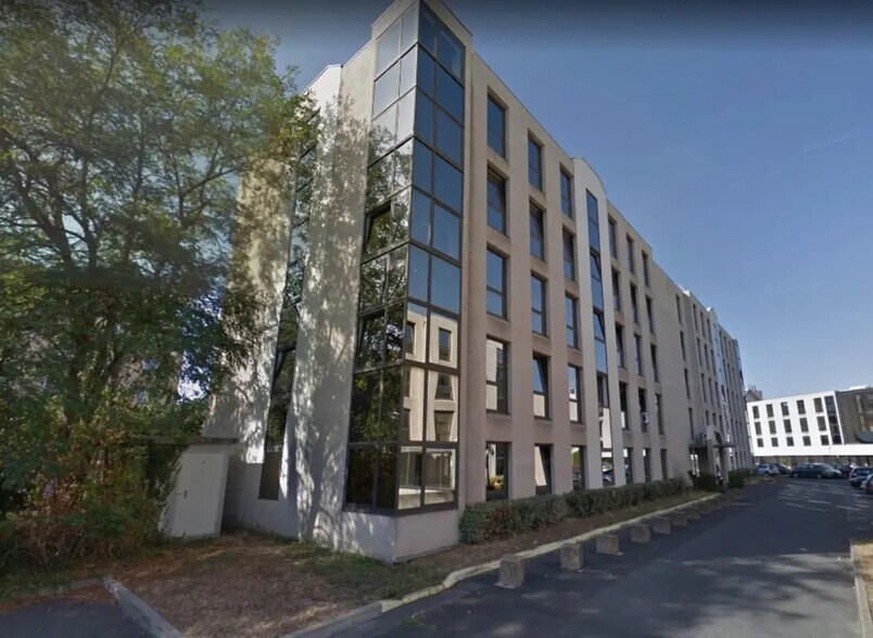 Bureau dans Chatou à louer - Photo de l’immeuble – Image 1 sur 11