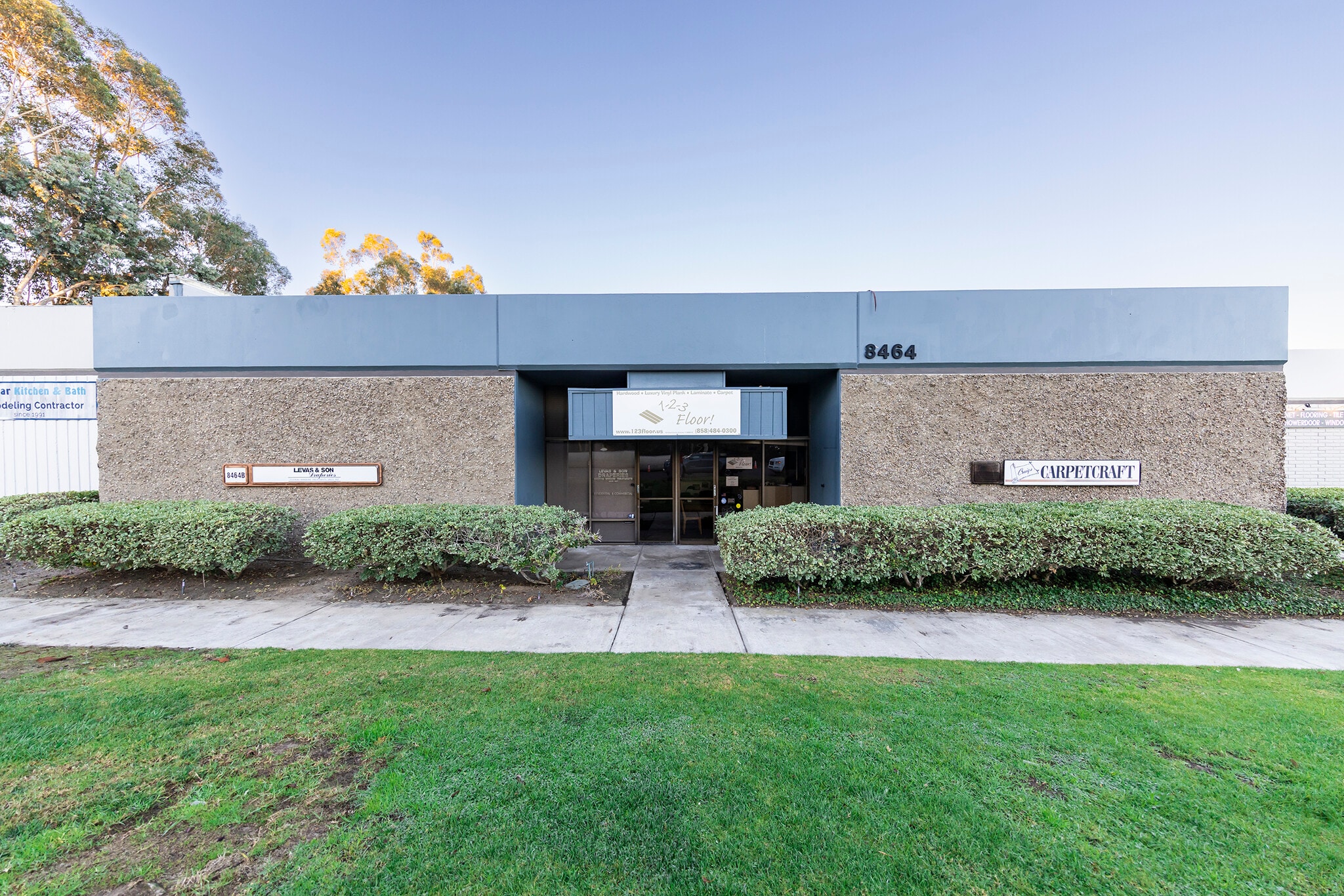 8464 Commerce Ave, San Diego, CA à louer Photo de l’immeuble– Image 1 sur 2