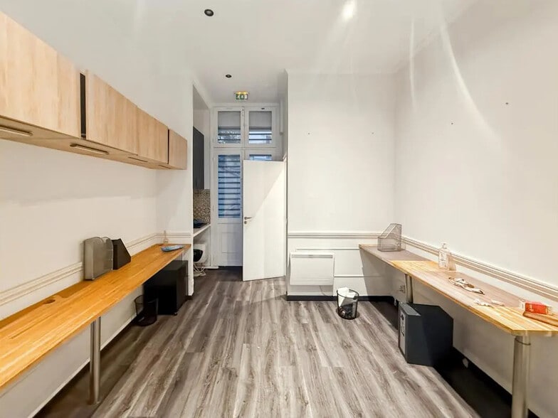 Local commercial dans Paris à louer - Photo de l’immeuble – Image 2 sur 4