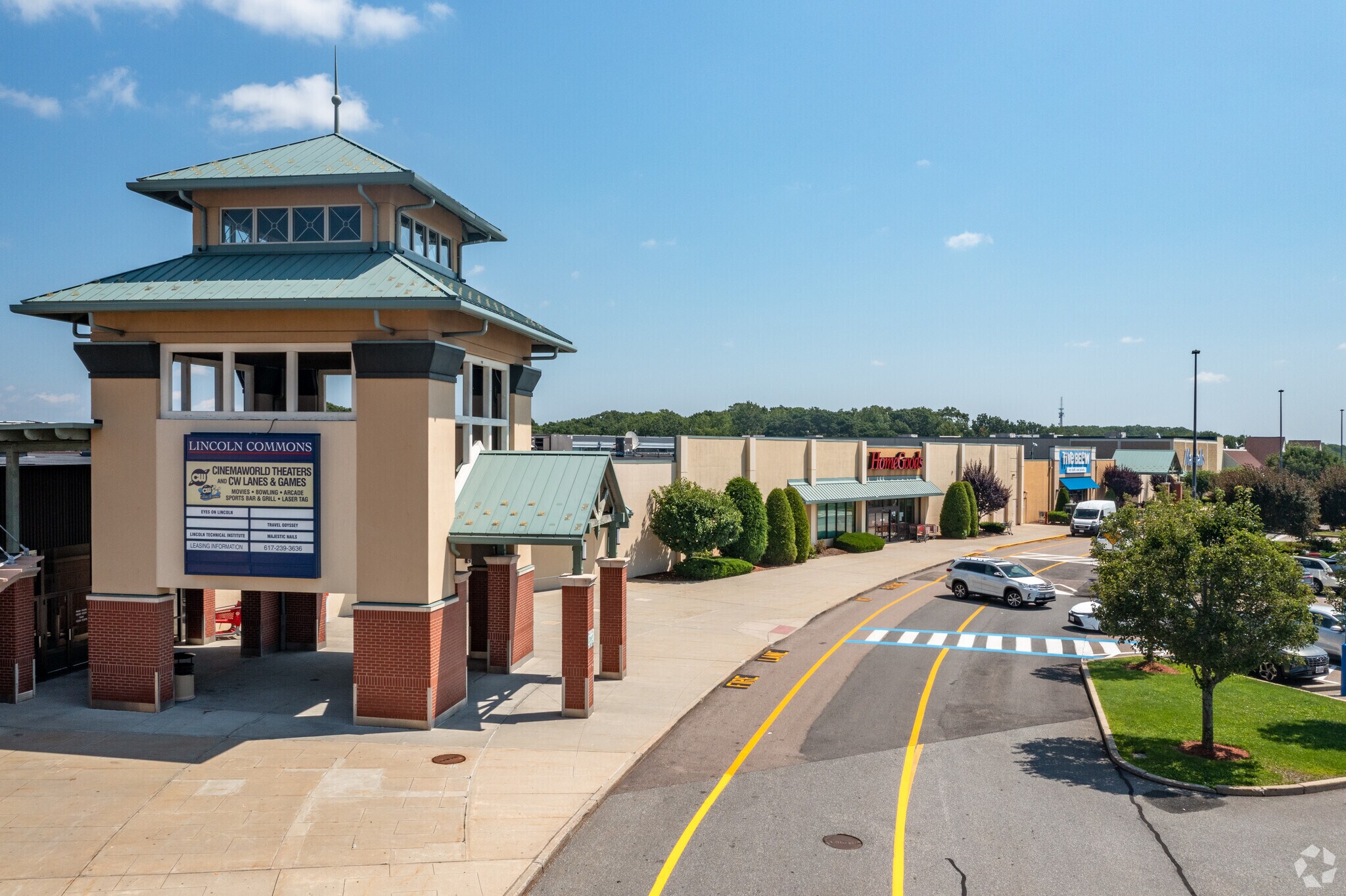 622 George Washington Hwy, Lincoln, RI à louer Photo principale– Image 1 sur 19