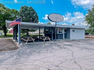 Plus de détails pour 2120 S Milford Rd, Highland, MI - Local commercial à vendre