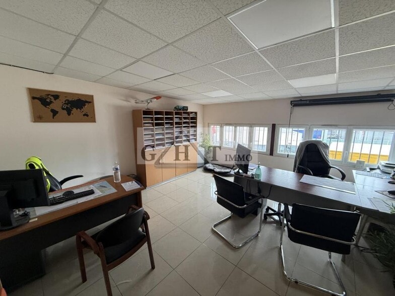 Industriel/Logistique dans Goussainville à vendre - Photo intérieure – Image 3 sur 3