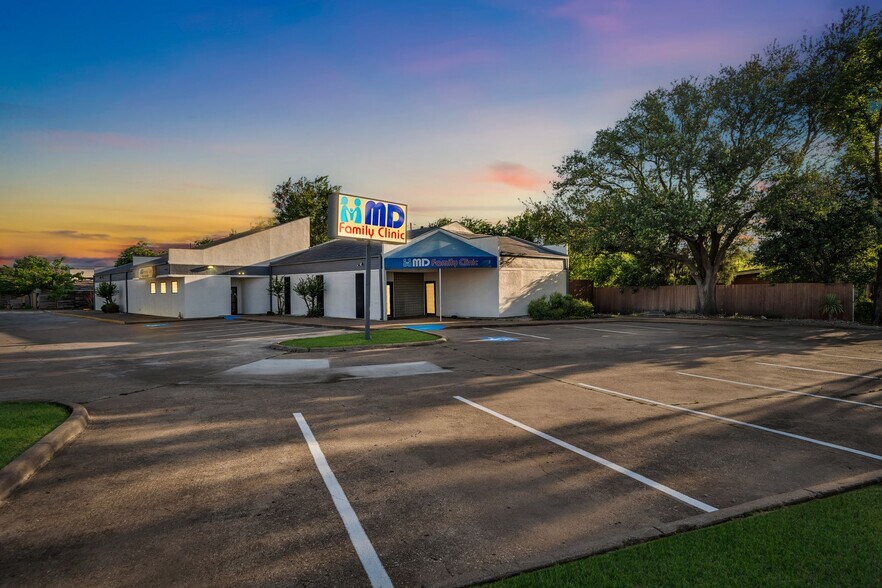 9991 Marsh Ln, Dallas, TX à vendre - Photo principale – Image 1 sur 23
