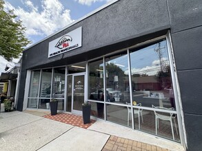 2311 Cascade Rd SW, Atlanta, GA à louer Photo de l’immeuble– Image 1 sur 5