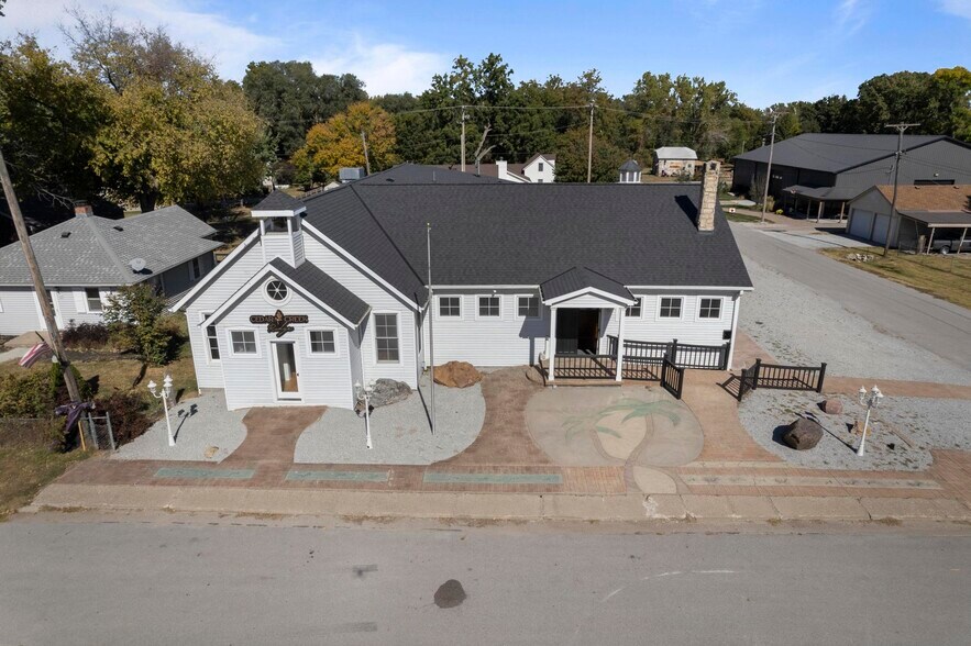 109 E B St, Cedar Creek, NE à vendre - Photo de l’immeuble – Image 1 sur 49