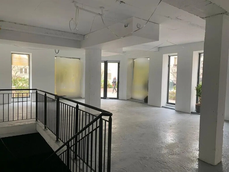 Local commercial dans Saint-Mandé à louer - Photo de l’immeuble – Image 2 sur 6