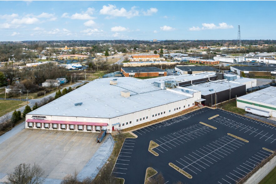 11700 Dunlap Industrial Blvd, Maryland Heights, MO à louer - Photo de l’immeuble – Image 2 sur 15