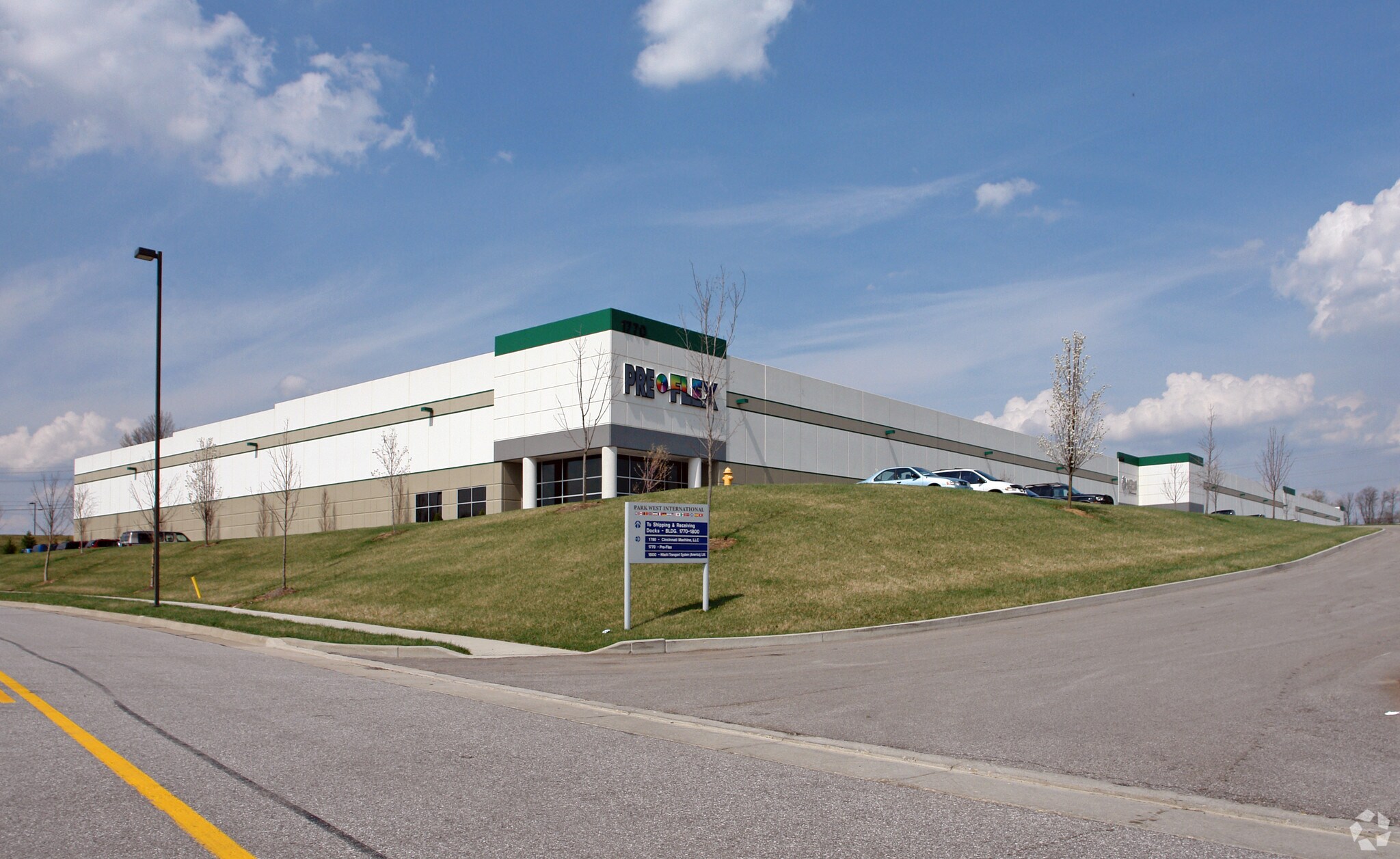 1770 Worldwide Blvd, Hebron, KY à louer Photo principale– Image 1 sur 2