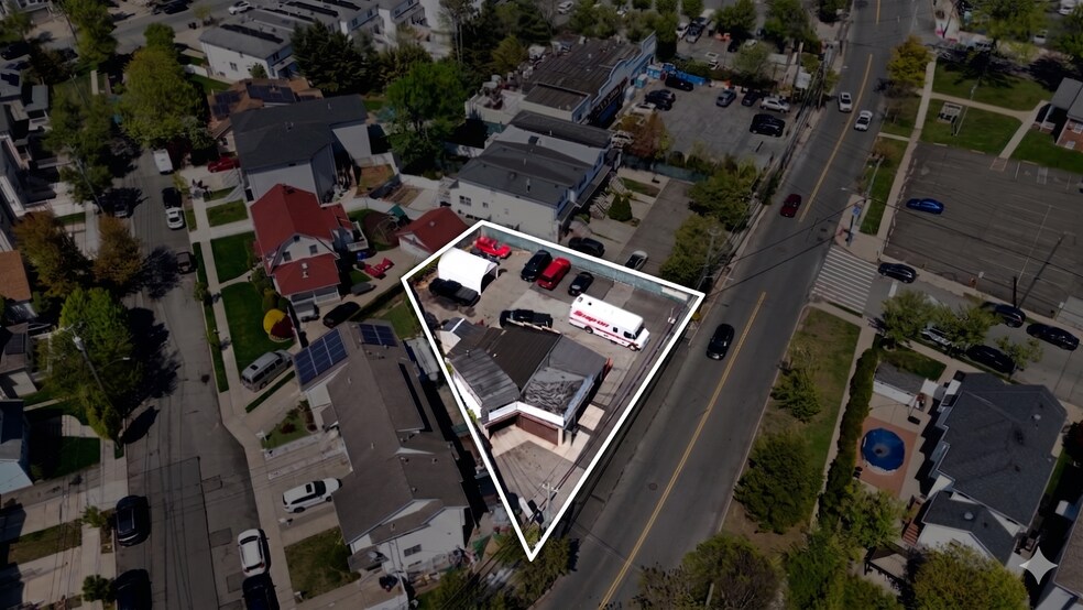 4585 Amboy Rd, Staten Island, NY à vendre - Photo de l’immeuble – Image 2 sur 16