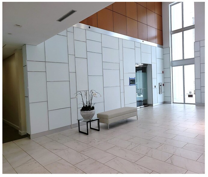 2500 Weston Rd, Weston, FL à louer - Hall d’entrée – Image 3 sur 22