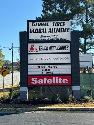 Plus de détails pour 621 Indian Trail Lilburn Rd NW, Lilburn, GA - Local commercial à louer