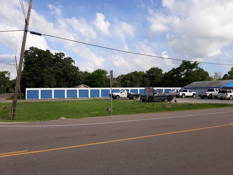 22051 Hwy 90, Bedias, TX à vendre - Photo de l’immeuble – Image 2 sur 5