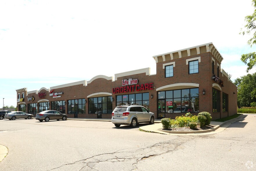 2455-2469 E Hill Rd, Grand Blanc, MI à vendre - Photo de l’immeuble – Image 3 sur 5