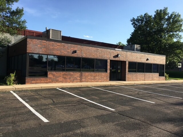 2999 Yorkton Blvd, Little Canada, MN à louer Photo principale– Image 1 sur 18