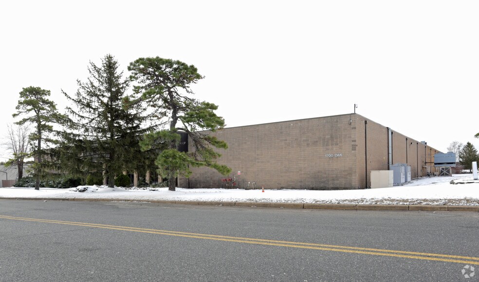1700 Oak St, Lakewood, NJ à louer - Photo de l’immeuble – Image 2 sur 3
