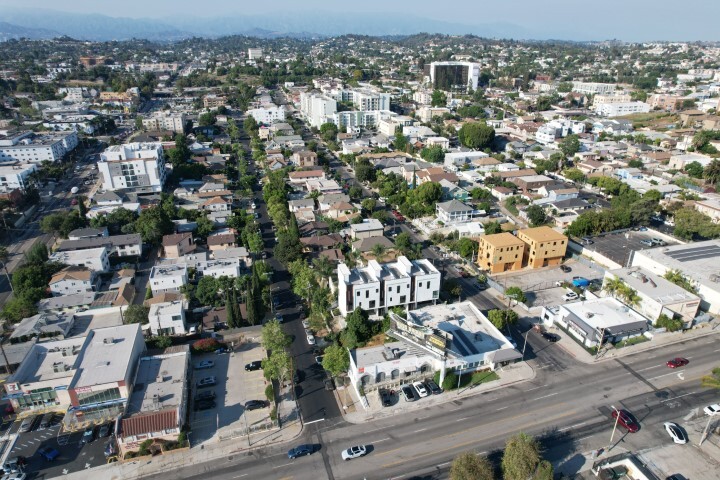 2011 Beverly Blvd, Los Angeles, CA à louer - Photo de l’immeuble – Image 2 sur 15