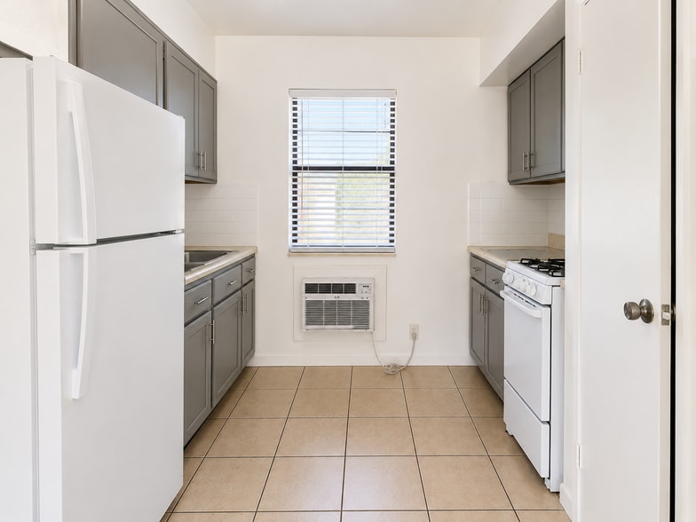 1741-1743 Moffett St, Hollywood, FL à vendre - Photo de l’immeuble – Image 3 sur 8