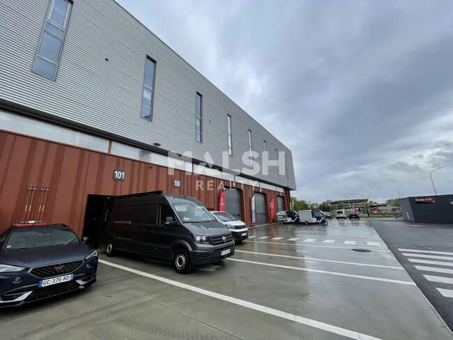 Plus de détails pour Local d'activités à louer