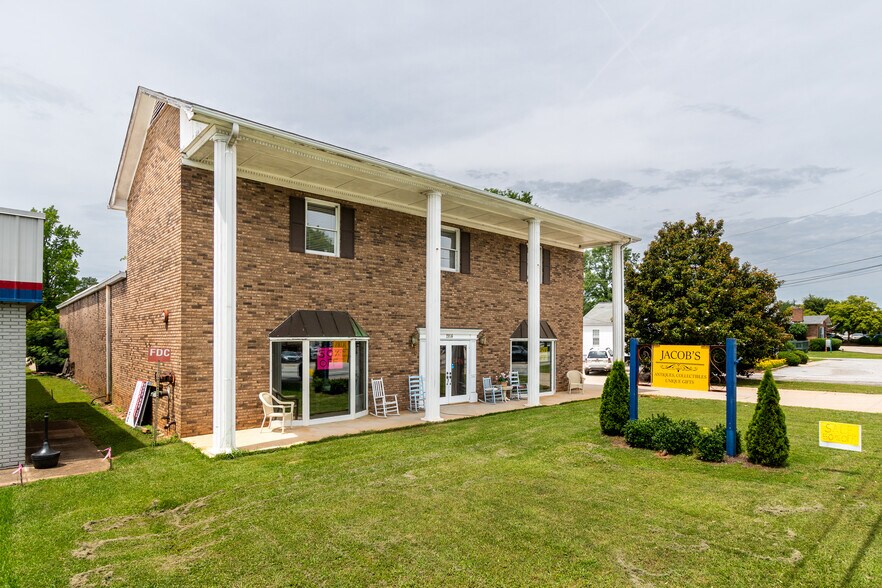 1914 E Main St, Spartanburg, SC à louer - Photo de l’immeuble – Image 3 sur 6