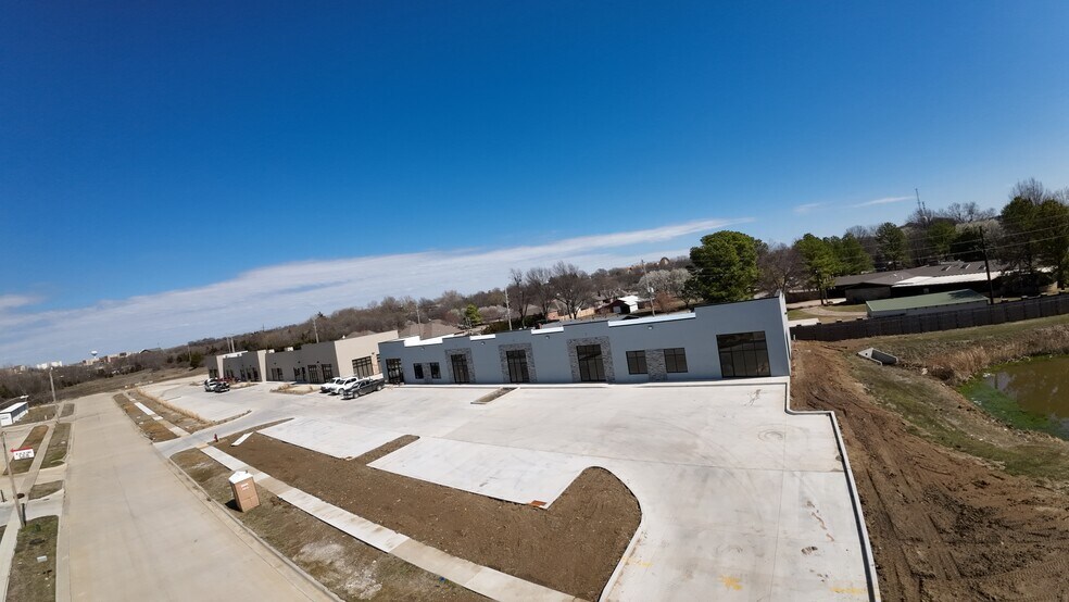 1061-1101 N Birch Ave, Broken Arrow, OK à louer - Photo de l’immeuble – Image 3 sur 3
