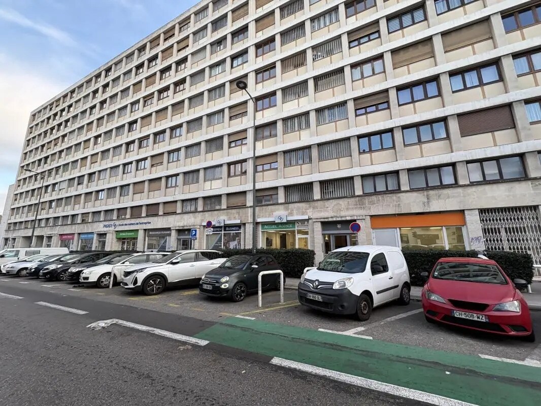 Bureau dans Marseille à louer Photo de l’immeuble– Image 1 sur 19
