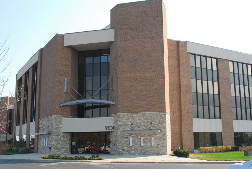 9001 N Wesleyan Rd, Indianapolis, IN à louer - Photo de l’immeuble – Image 3 sur 9