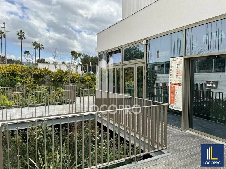 Local commercial dans La Ciotat à louer - Photo de l’immeuble – Image 3 sur 5