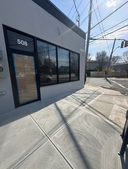 506-508 Henderson Ave, Staten Island, NY à louer - Photo de l’immeuble – Image 2 sur 7