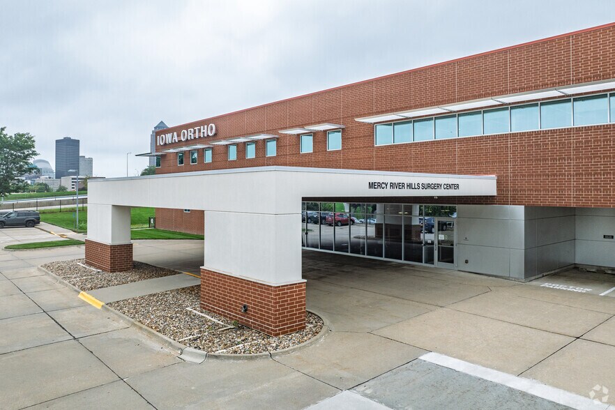 450 Laurel St, Des Moines, IA à louer - Photo de l’immeuble – Image 3 sur 6