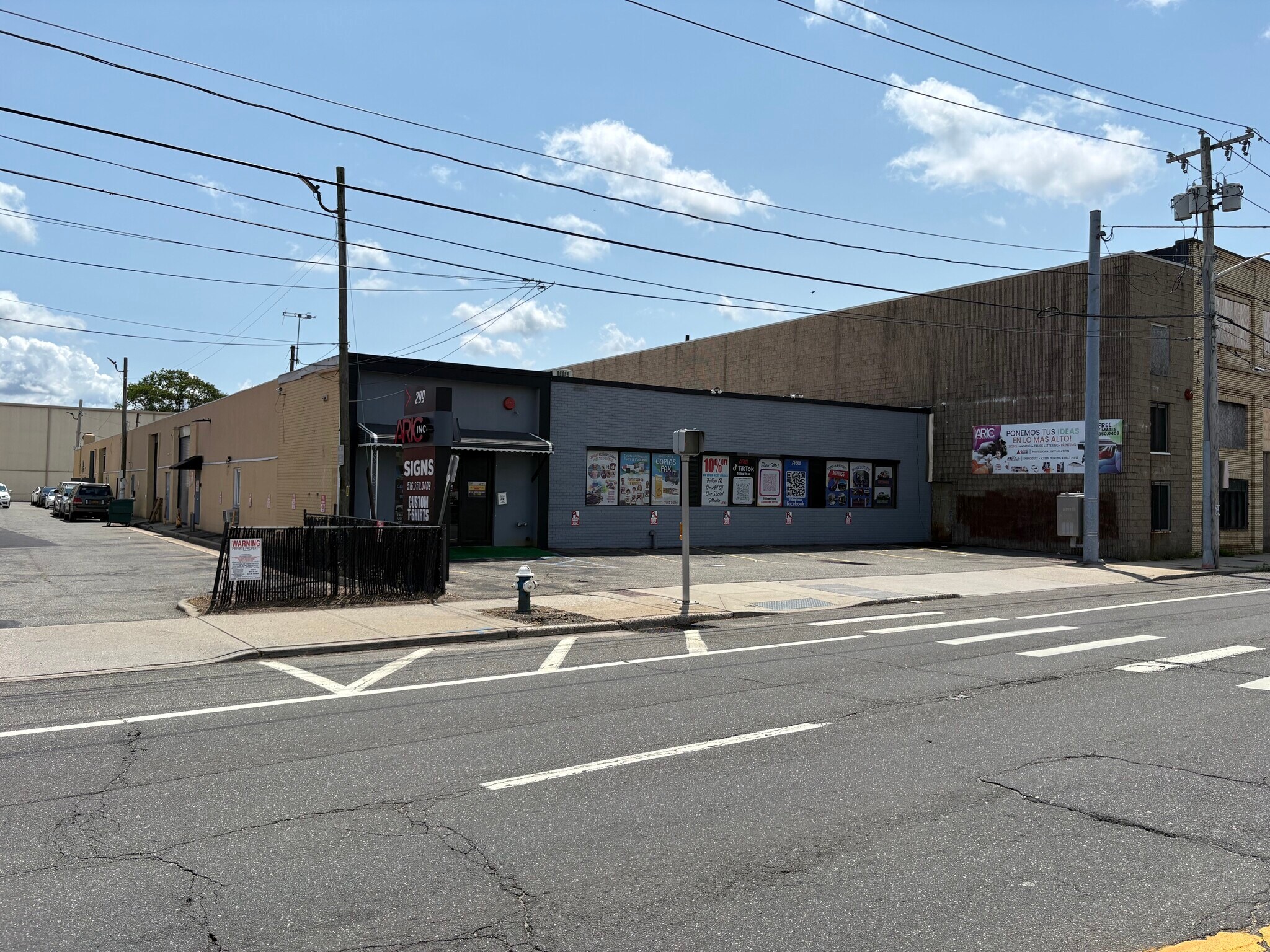 299 Peninsula Blvd, Hempstead, NY à louer Photo de l’immeuble– Image 1 sur 8