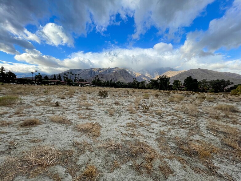 San Rafael & McCarthy Rd, Palm Springs, CA à vendre - Photo de l’immeuble – Image 2 sur 5