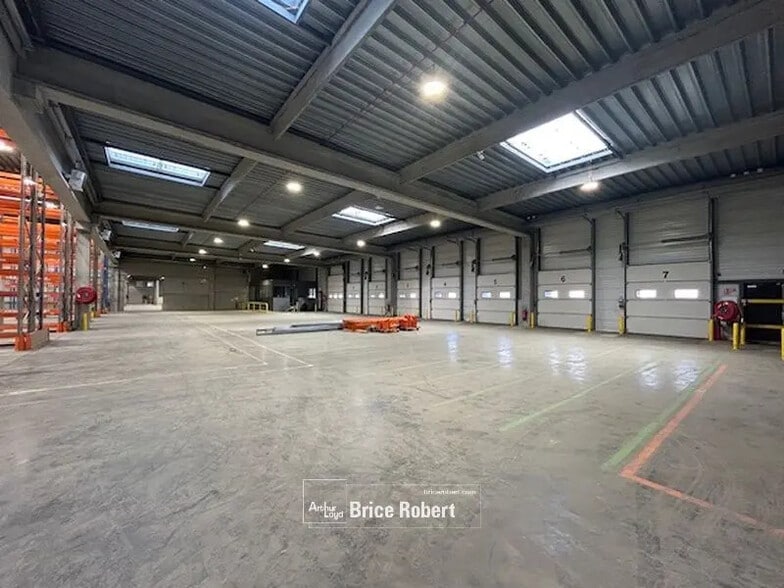 Local d’activités dans Corbas à louer - Photo intérieure – Image 3 sur 5