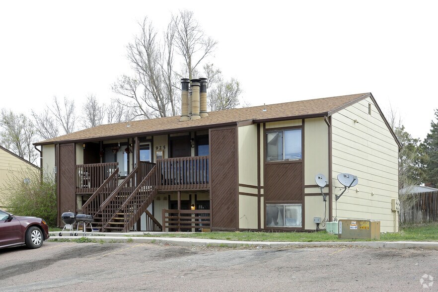 925 Hathaway Dr, Colorado Springs, CO à vendre - Photo principale – Image 1 sur 28
