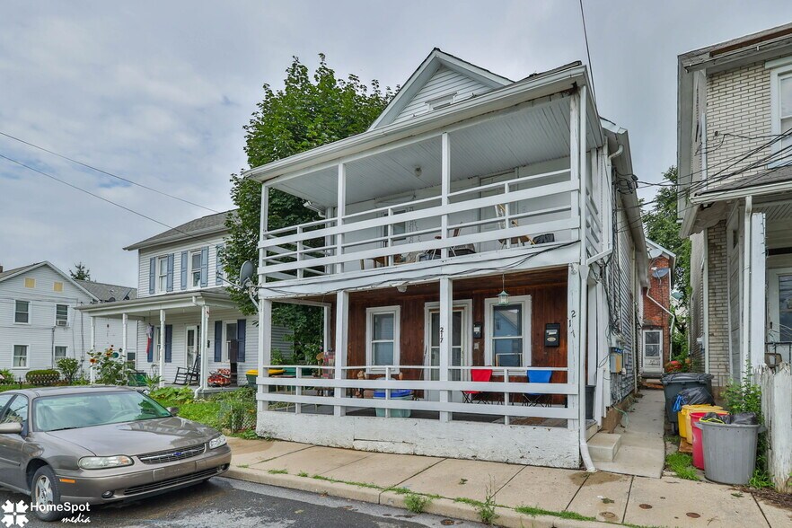 217 Pen Argyl St, Pen Argyl, PA à vendre - Photo de l’immeuble – Image 1 sur 22