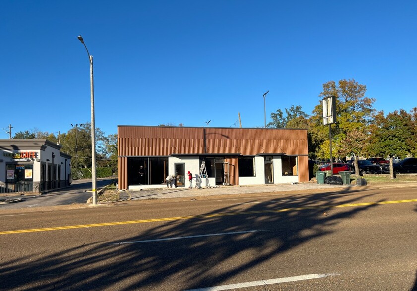 1710 Union Ave, Memphis, TN à louer - Photo de l’immeuble – Image 3 sur 3
