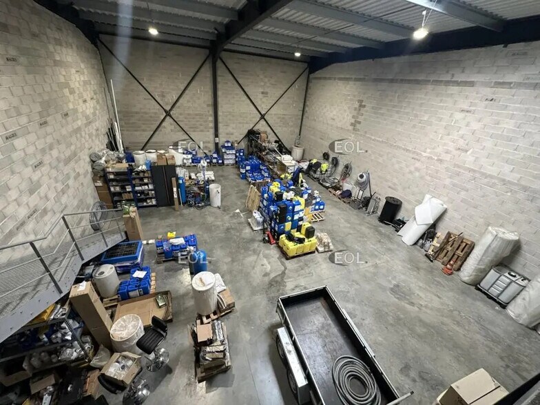 Local d’activités dans Meyreuil à louer - Photo de l’immeuble – Image 1 sur 6