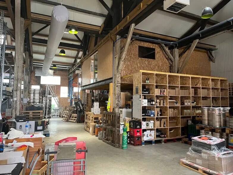 Local d'activités dans Saint-Quentin à vendre - Photo intérieure – Image 2 sur 6