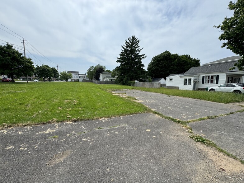 75-83 W Utica St, Oswego, NY à vendre - Photo de l’immeuble – Image 3 sur 8