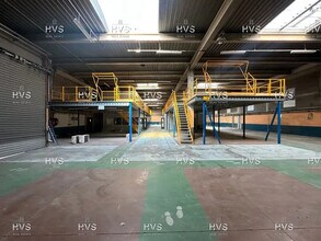 Local d’activités dans Vitrolles à louer Photo de l’immeuble– Image 2 sur 4