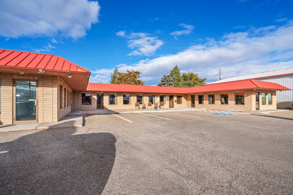 1149-1159 SW 4th Ave, Ontario, OR à vendre Photo de l’immeuble– Image 1 sur 46