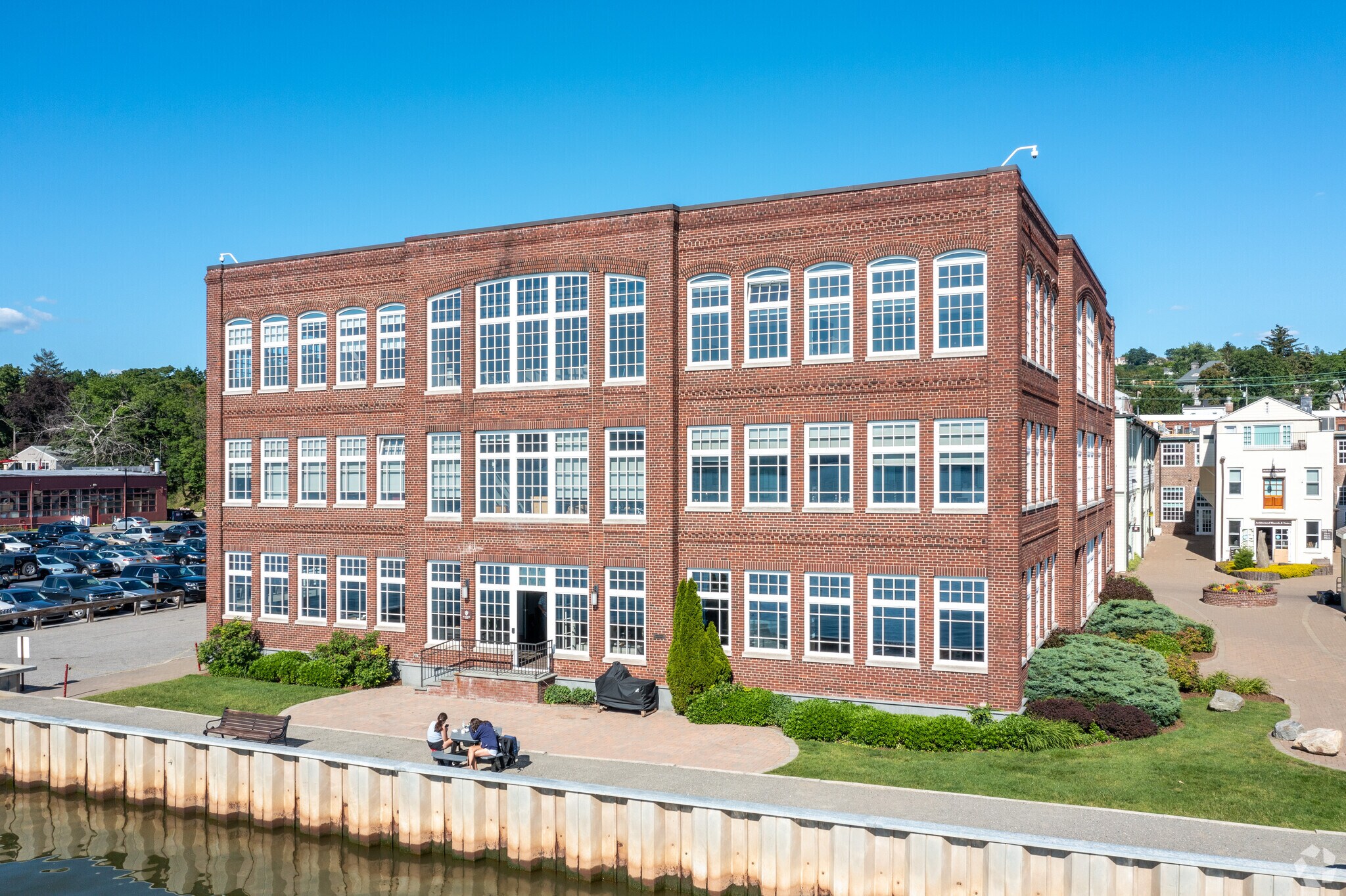 3 W Main St, Irvington, NY à louer Photo principale– Image 1 sur 6