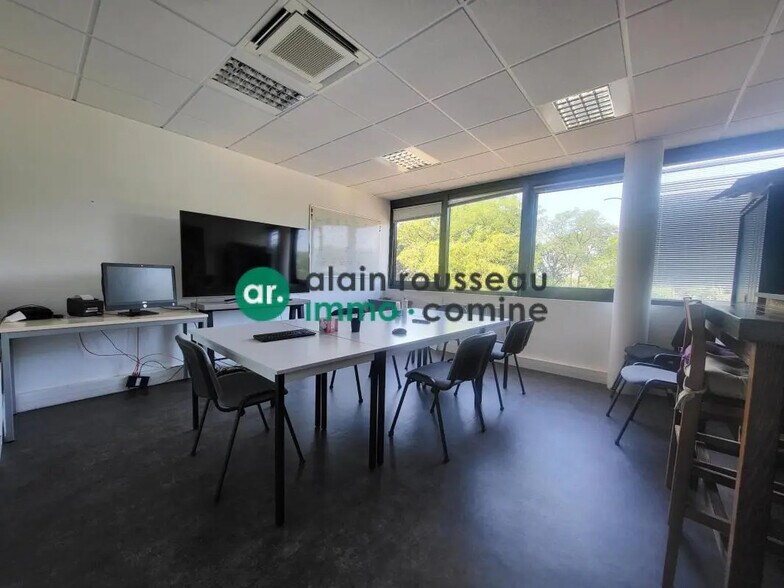Bureau dans Angers à louer - Photo de l’immeuble – Image 2 sur 3